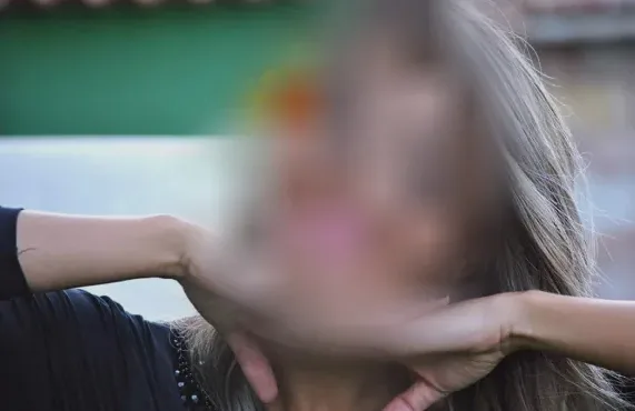 Aya, 36