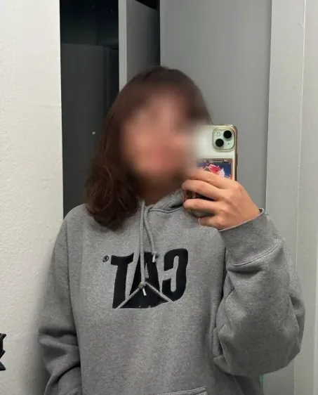 Camilla, 24