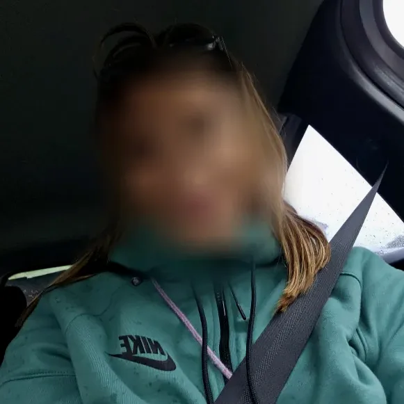 Emilia, 22