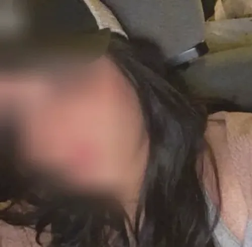Emina, 23