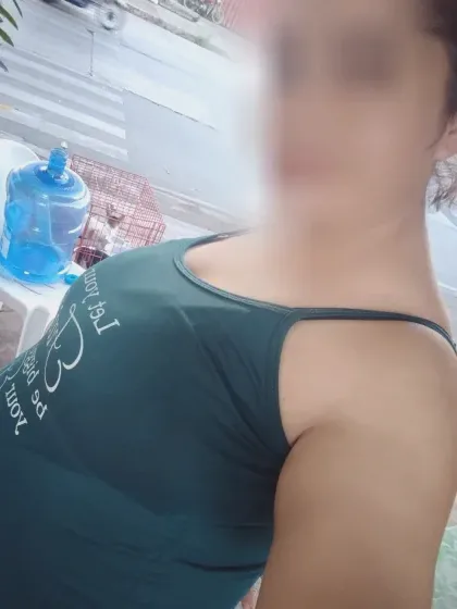Karoline, 29