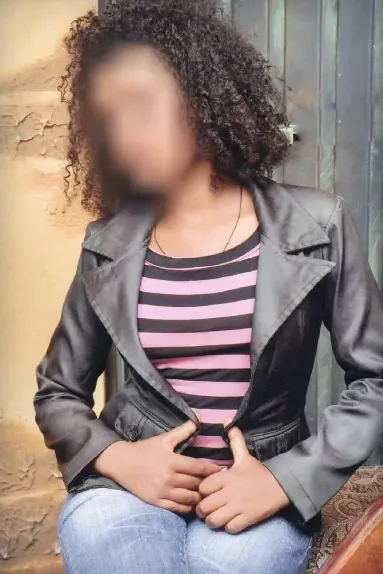 Louise, 24