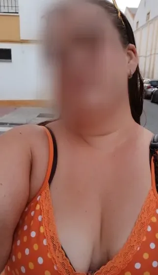 Malou, 24