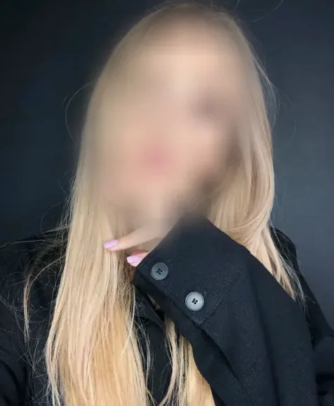 Marianne, 24