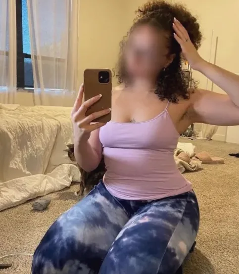 Selma, 32