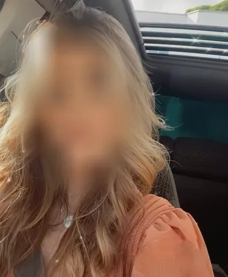 Winnie, 28